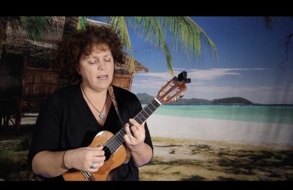 Evelyn-Brouwers-Ukelele-Docent-Ukelele4U-en-Ukeschool.nl